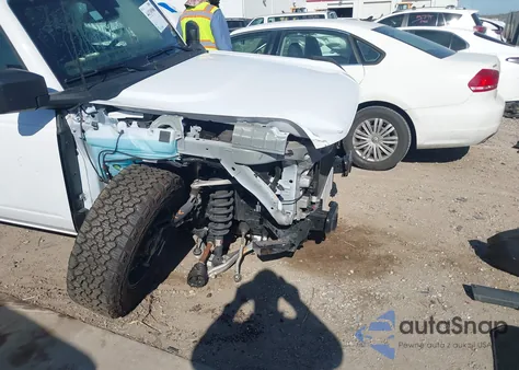 2024 Ford Bronco Black Diamond z USA, uszkodzony, nr VIN 1FMDE1BH9RLB03372